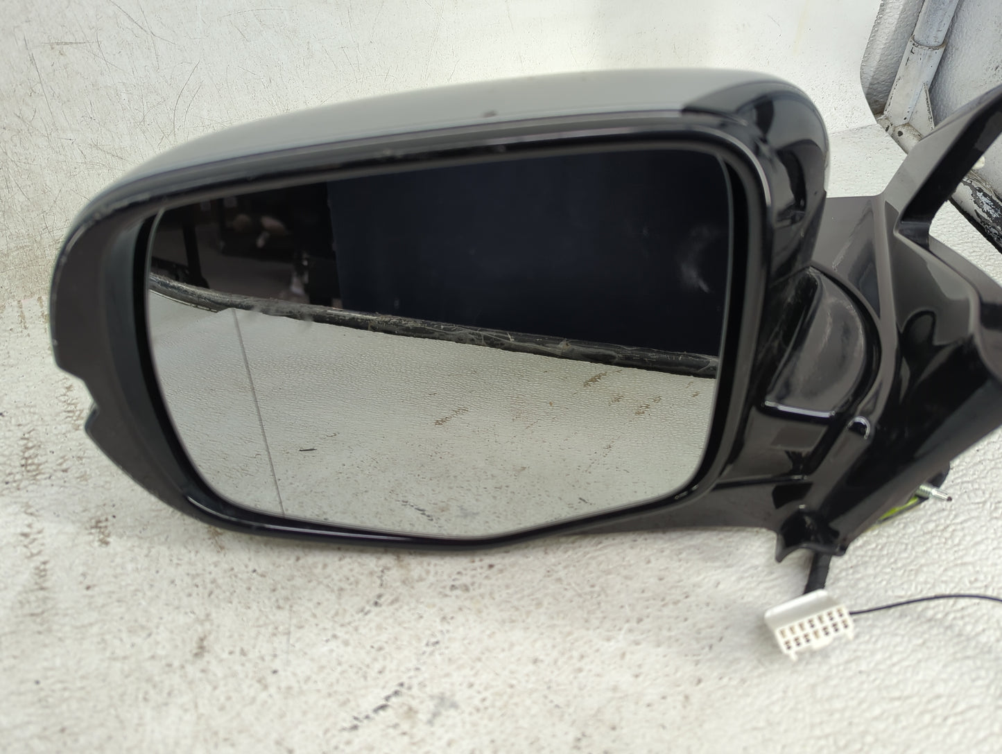 2016 Honda Pilot Driver Side View Mirror - Left Door Mirror OEM Used - Oemusedautoparts1.com