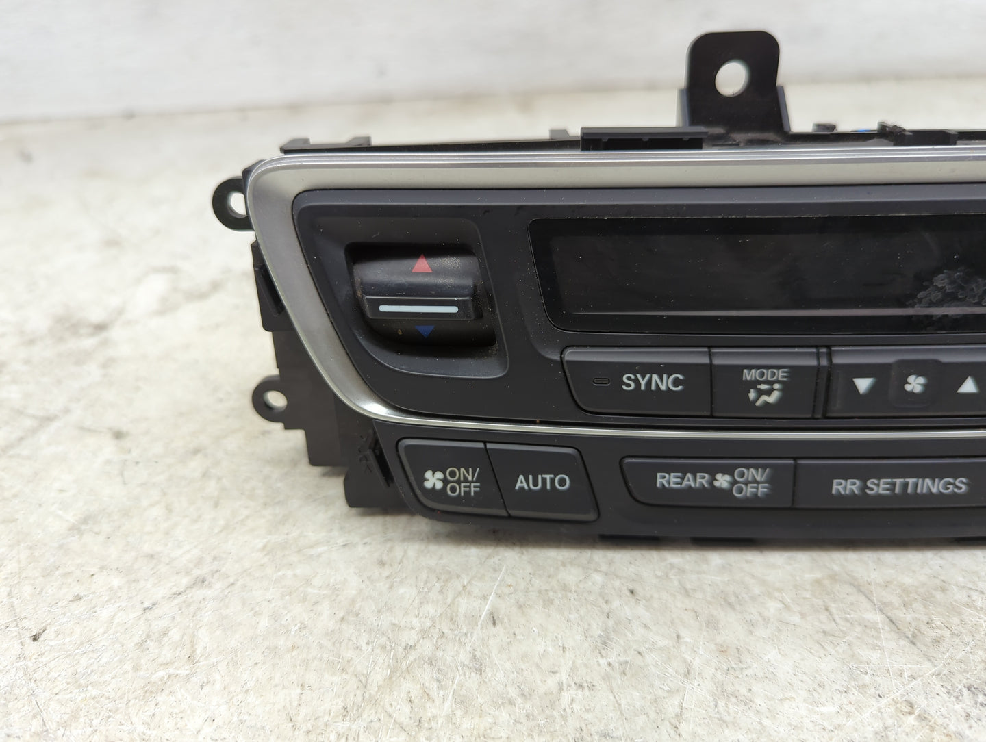 2016-2018 Honda Pilot Climate Control Module Temperature AC/Heater Replacement P/N:79600TG7A611M1 Fits Fits 2016 2017 2018 O