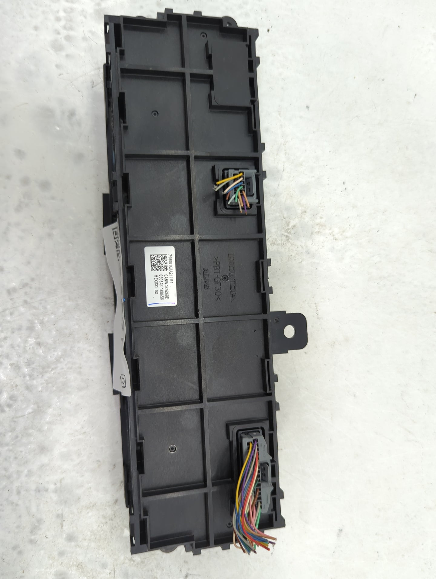 2016-2018 Honda Pilot Climate Control Module Temperature AC/Heater Replacement P/N:79600TG7A211M1 Fits Fits 2016 2017 2018 O