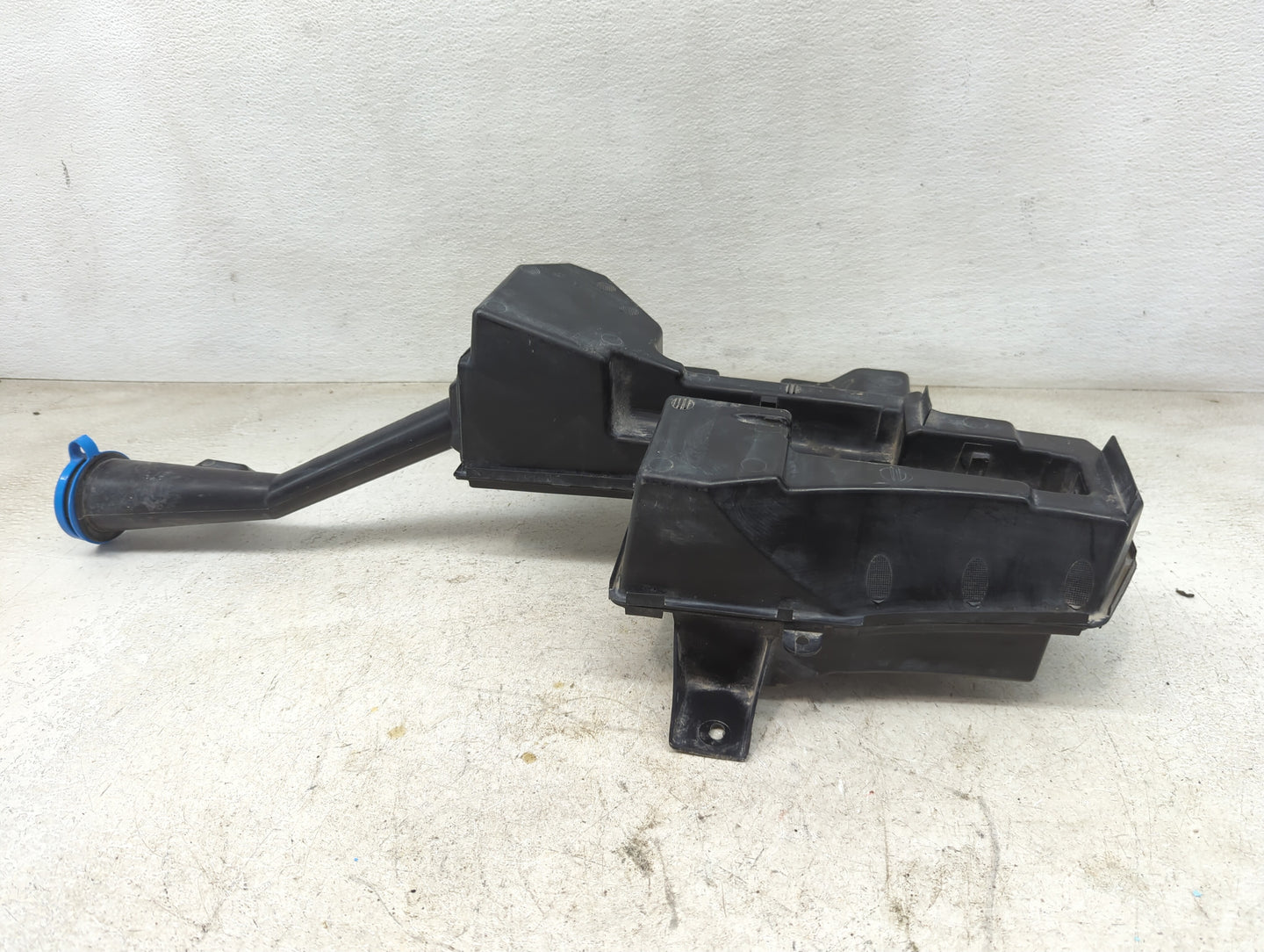 2016-2022 Honda Pilot Windshield Washer Fluid Reservoir Bottle Oem - Oemusedautoparts1.com