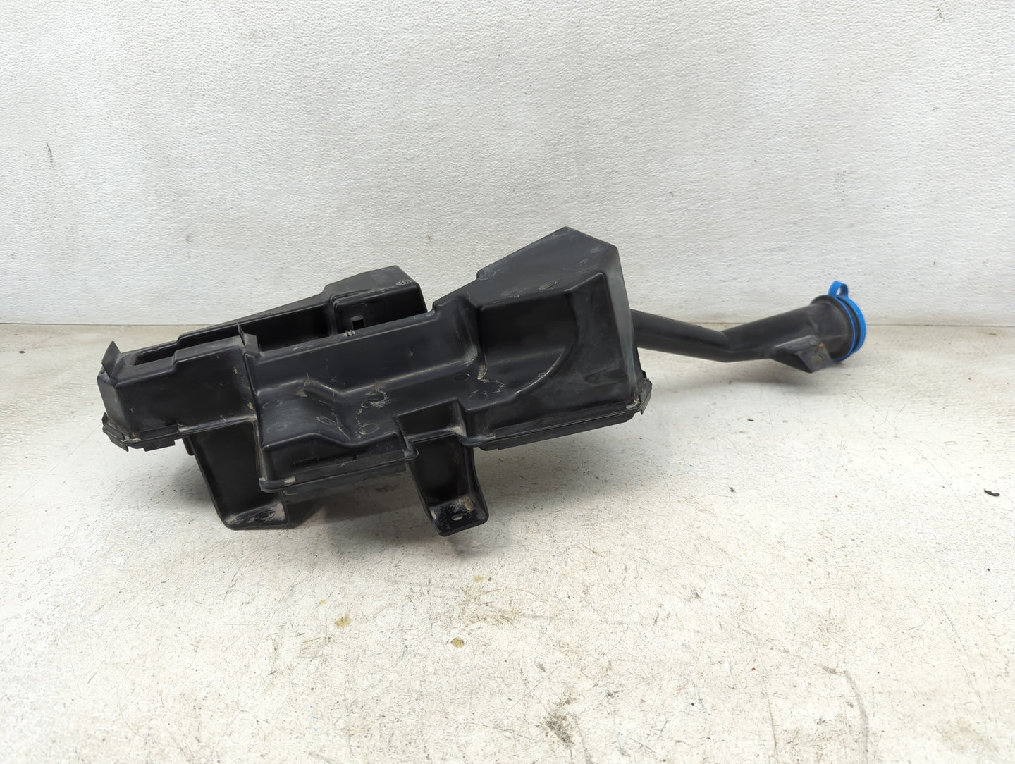 2016-2022 Honda Pilot Windshield Washer Fluid Reservoir Bottle Oem - Oemusedautoparts1.com