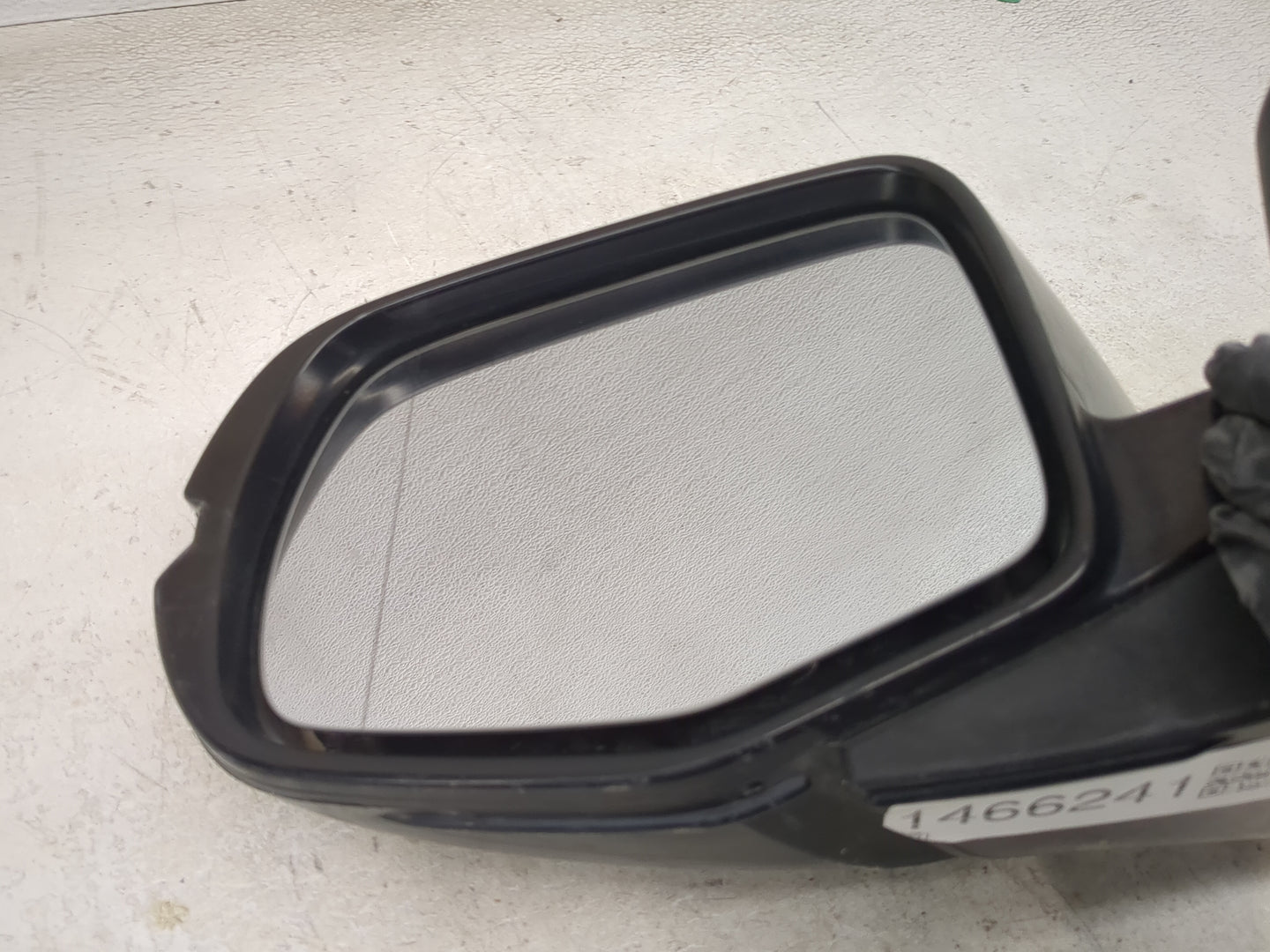 2016 Honda Pilot Driver Side View Mirror - Left Door Mirror OEM Used - Oemusedautoparts1.com