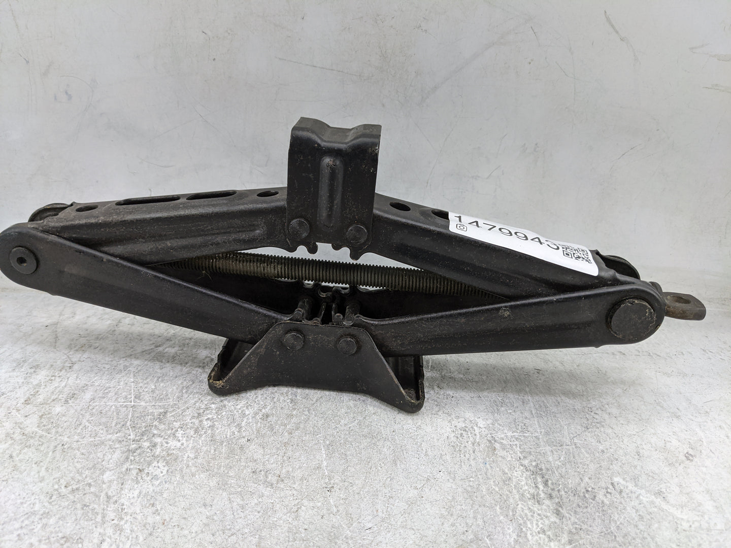 2016 Honda Pilot Spare Scissor Car Jack - Oemusedautoparts1.com