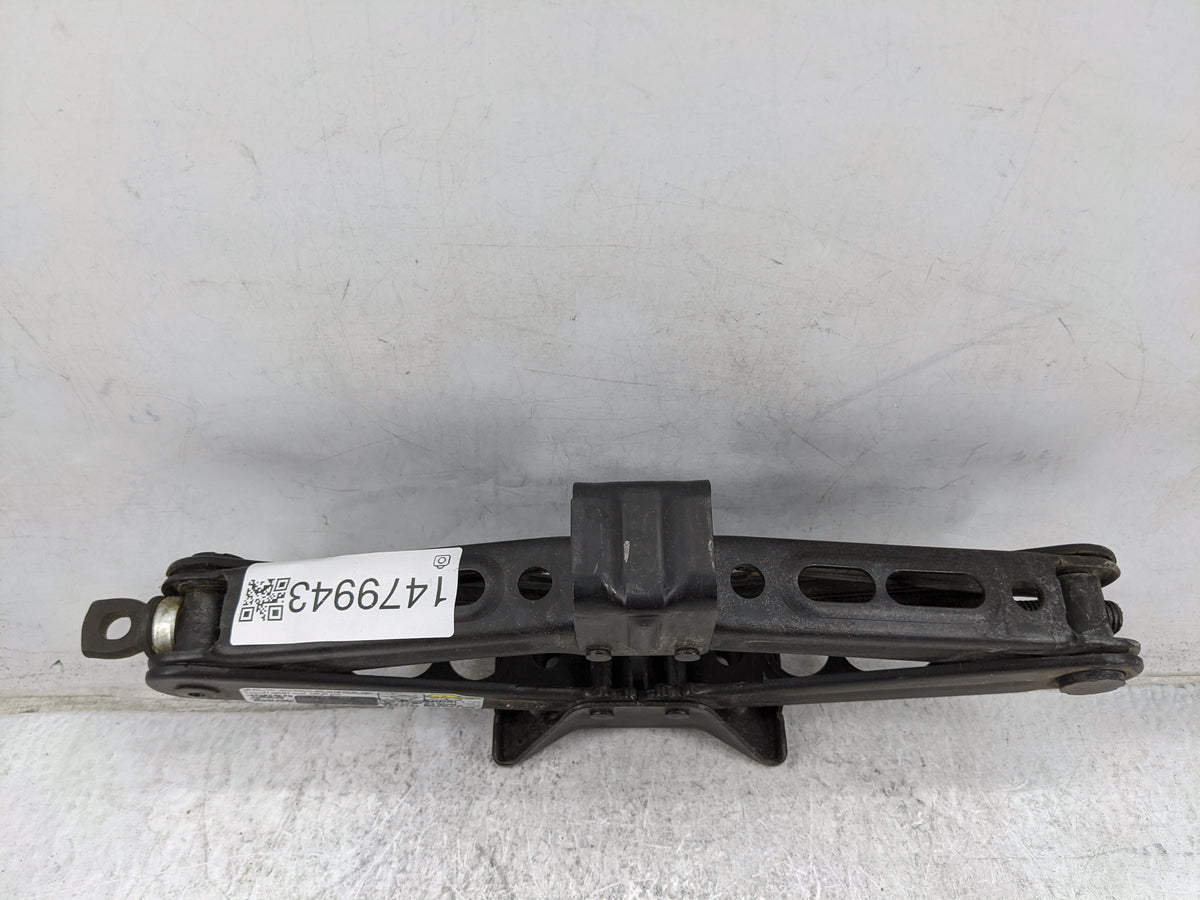 2016 Honda Pilot Spare Scissor Car Jack - Oemusedautoparts1.com