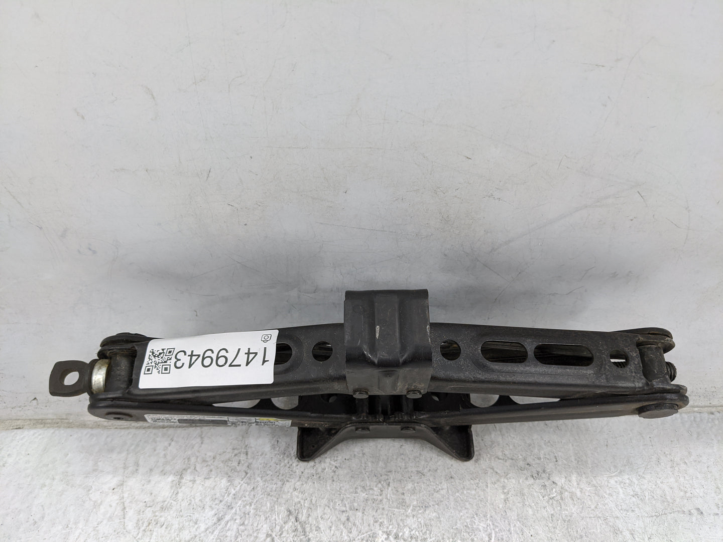 2016 Honda Pilot Spare Scissor Car Jack - Oemusedautoparts1.com