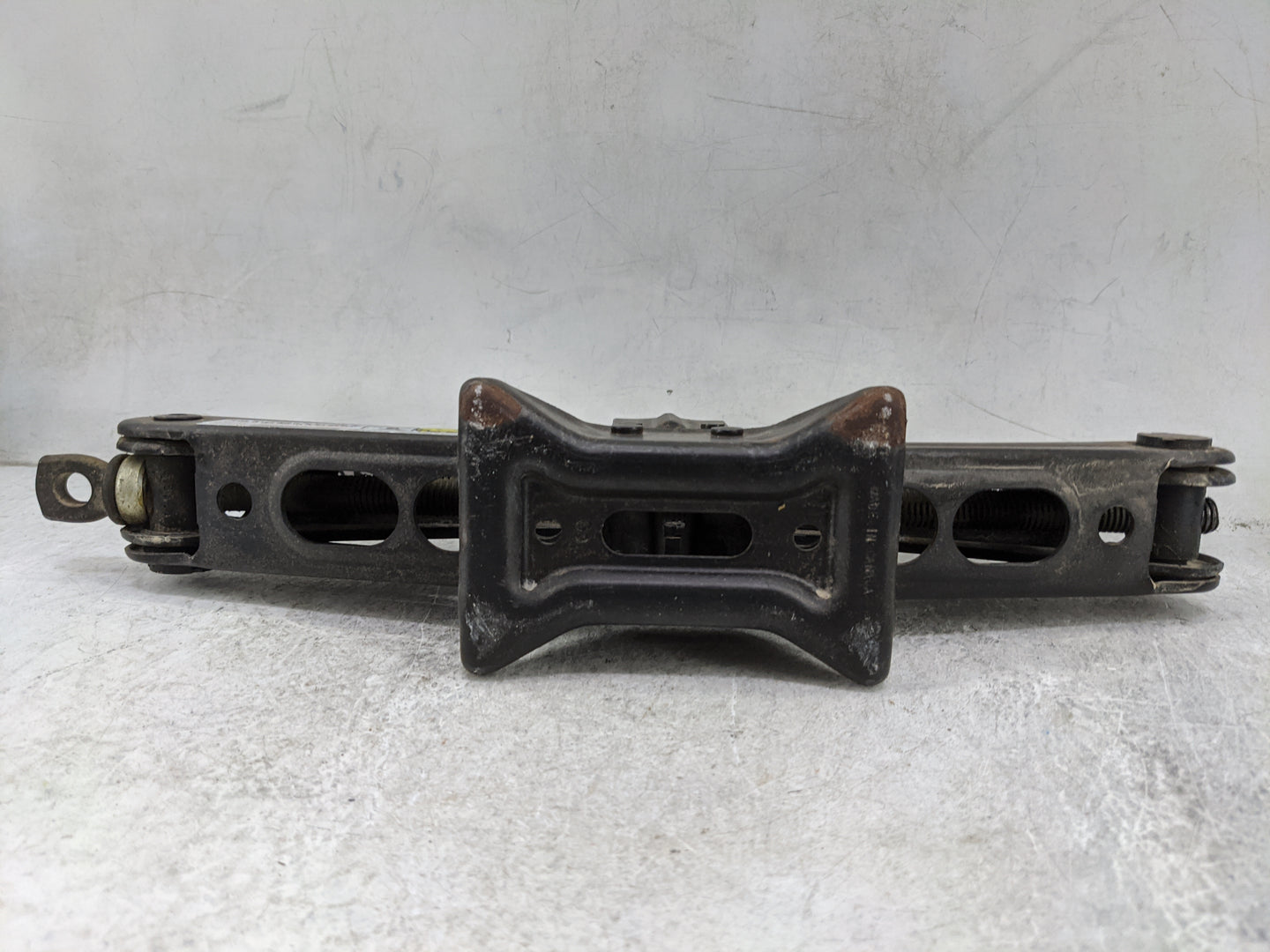 2016 Honda Pilot Spare Scissor Car Jack - Oemusedautoparts1.com