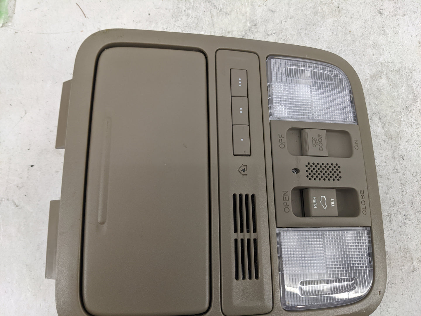 2016-2022 Honda Pilot Overhead Console W/rear Climate Control Tan - Oemusedautoparts1.com