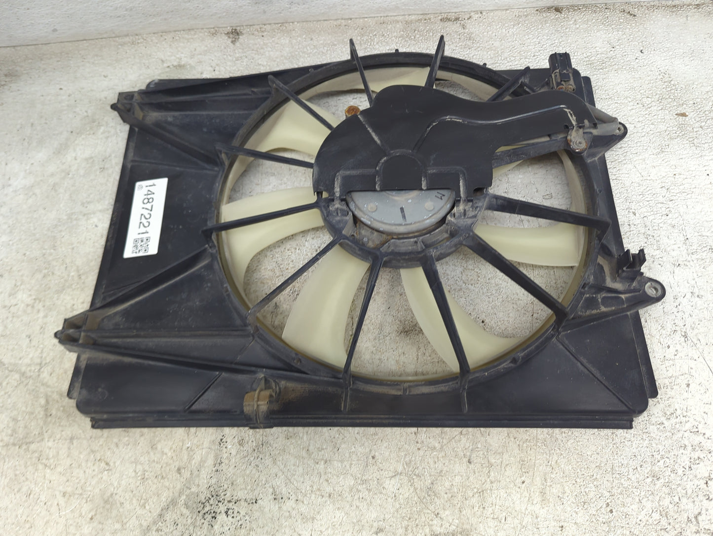 2016-2022 Honda Pilot Left Radiator Fan Motor Assembly - Oemusedautoparts1.com