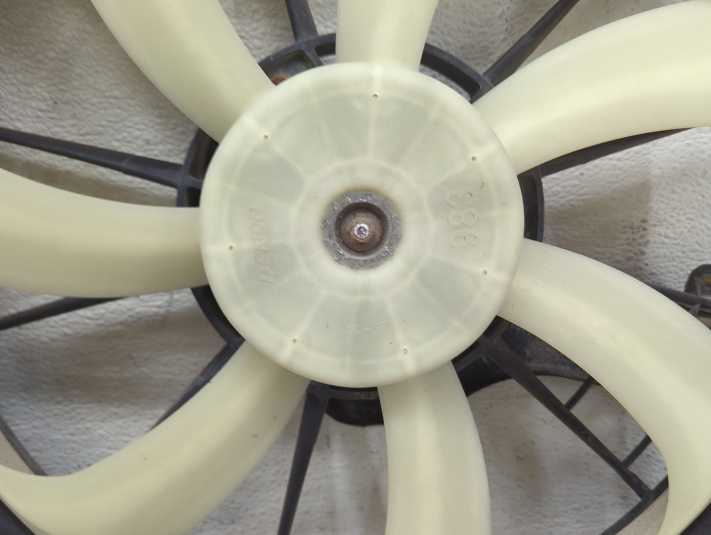 2016-2022 Honda Pilot Left Radiator Fan Motor Assembly - Oemusedautoparts1.com