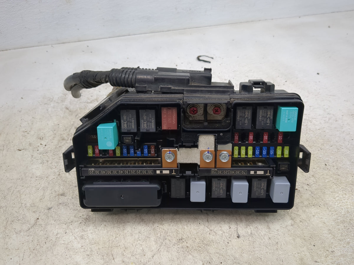 2016-2018 Honda Pilot Fusebox Fuse Box Panel Relay Module P/N:351820150829 Fits Fits 2016 2017 2018 OEM Used Auto Parts - Oe