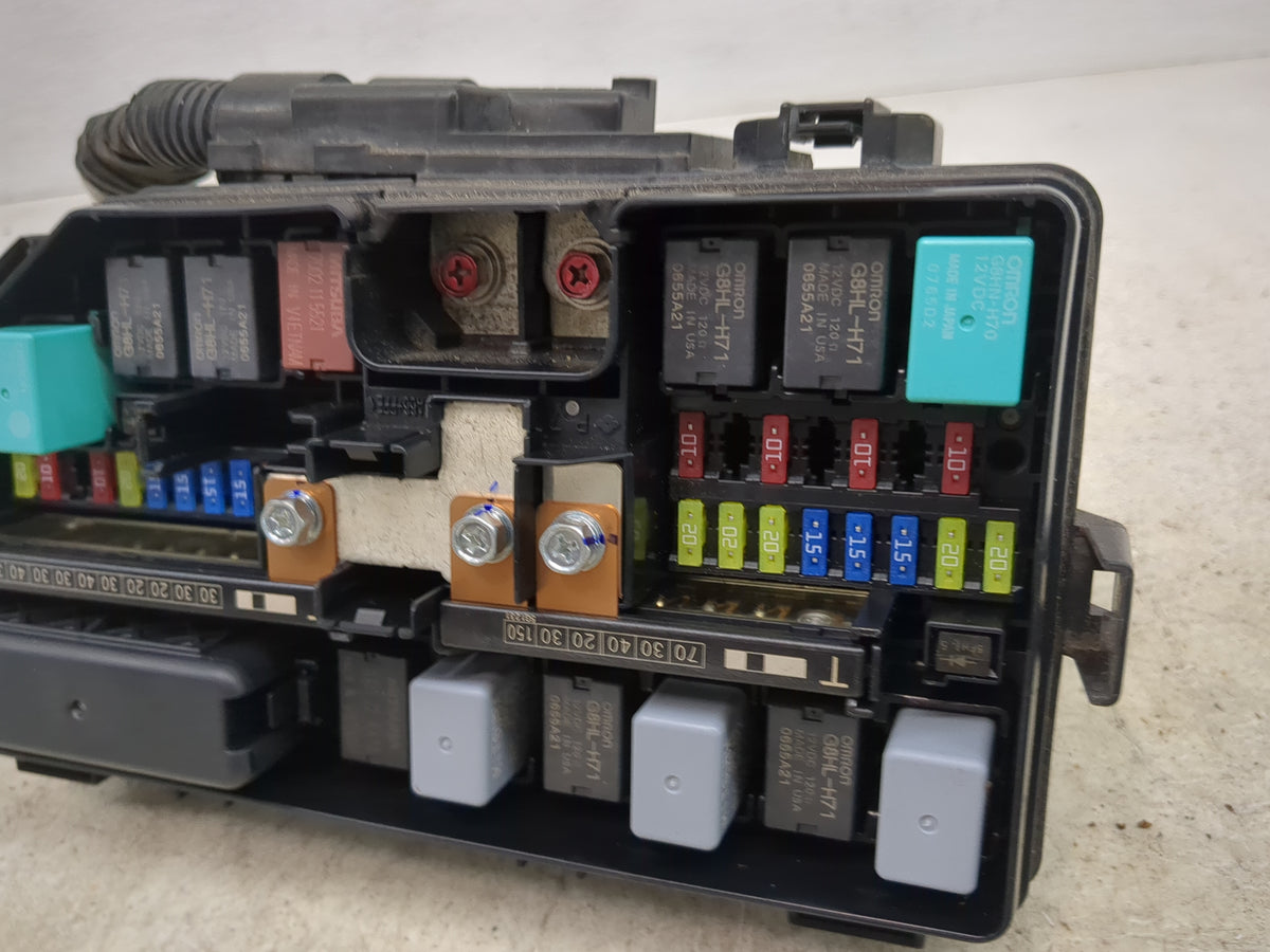 2016-2018 Honda Pilot Fusebox Fuse Box Panel Relay Module P/N:351820150829 Fits Fits 2016 2017 2018 OEM Used Auto Parts - Oe