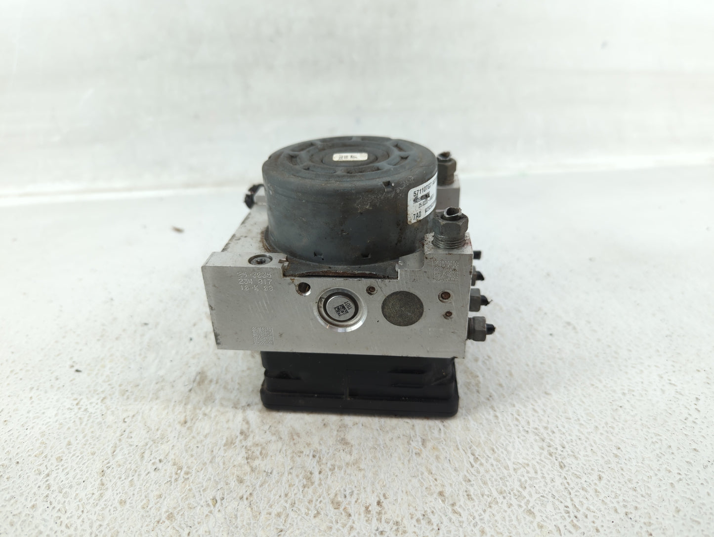 2016-2018 Honda Pilot ABS Pump Control Module Replacement P/N:57110TG7 A030M1 57110TG7 A040M1 Fits Fits 2016 2017 2018 OEM U