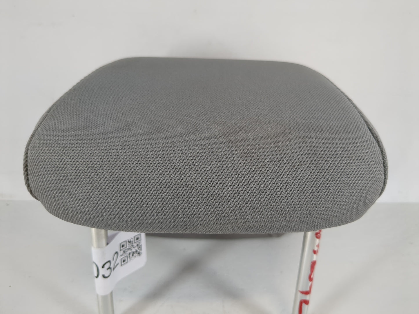 2015-2017 Hyundai Accent Headrest Head Rest Front Driver Passenger Seat Fits Fits 2015 2016 2017 OEM Used Auto Parts - Oemus