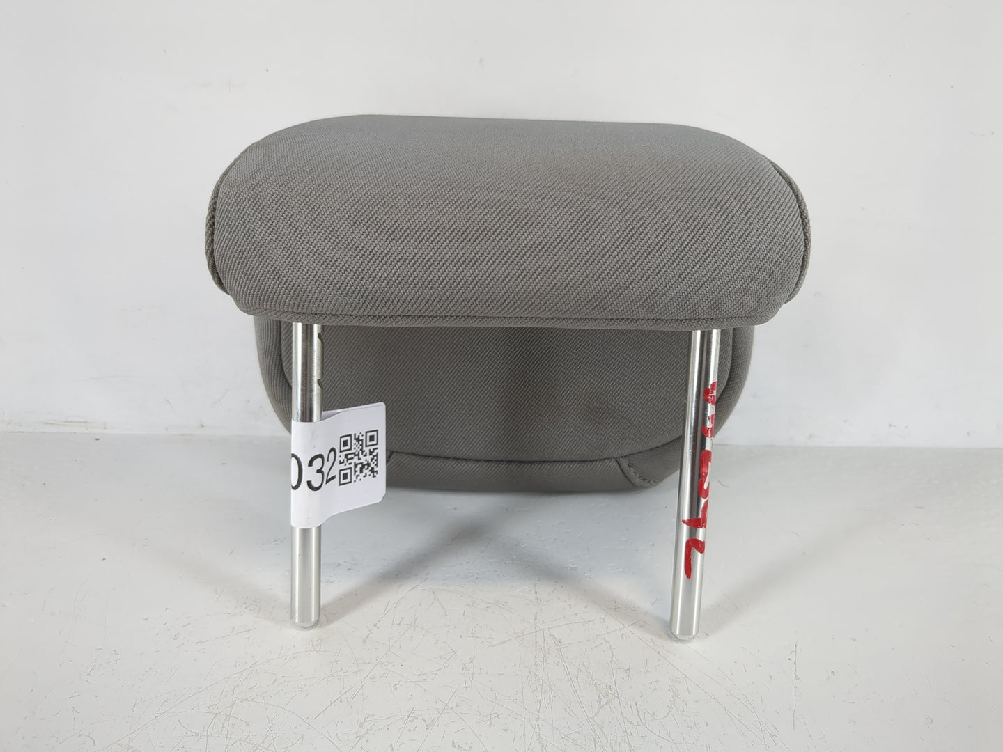 2015-2017 Hyundai Accent Headrest Head Rest Front Driver Passenger Seat Fits Fits 2015 2016 2017 OEM Used Auto Parts - Oemus