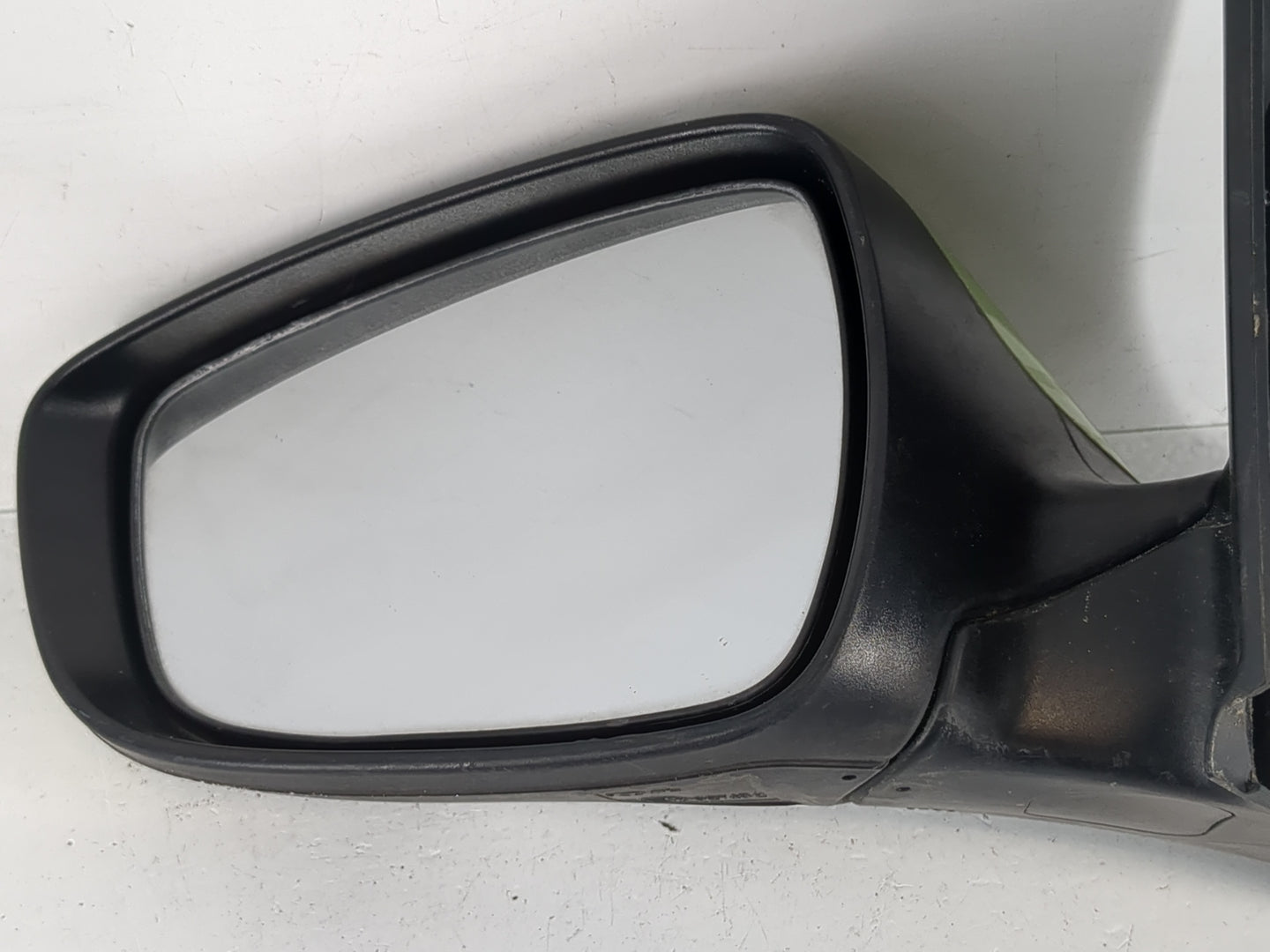 2012-2017 Hyundai Accent Driver Side View Mirror - Left Door Mirror OEM Used - Oemusedautoparts1.com