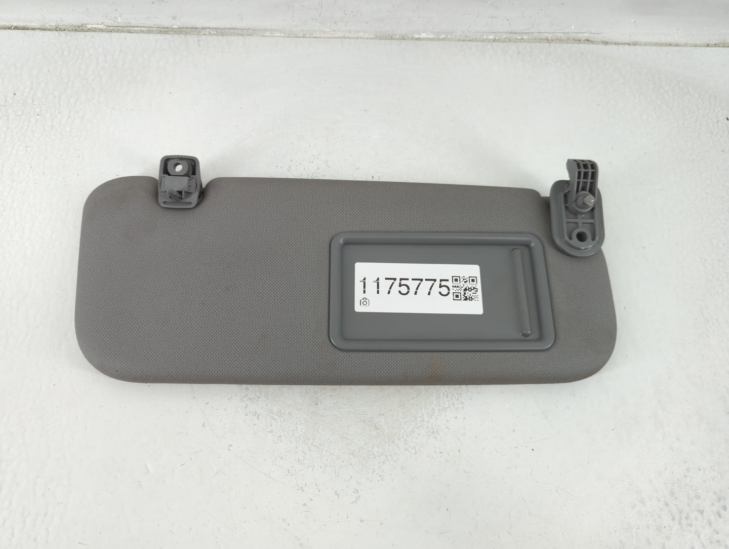 2014-2017 Hyundai Accent Sun Visor Shade Replacement Passenger Right Mirror Fits Fits 2014 2015 2016 2017 OEM Used Auto Part