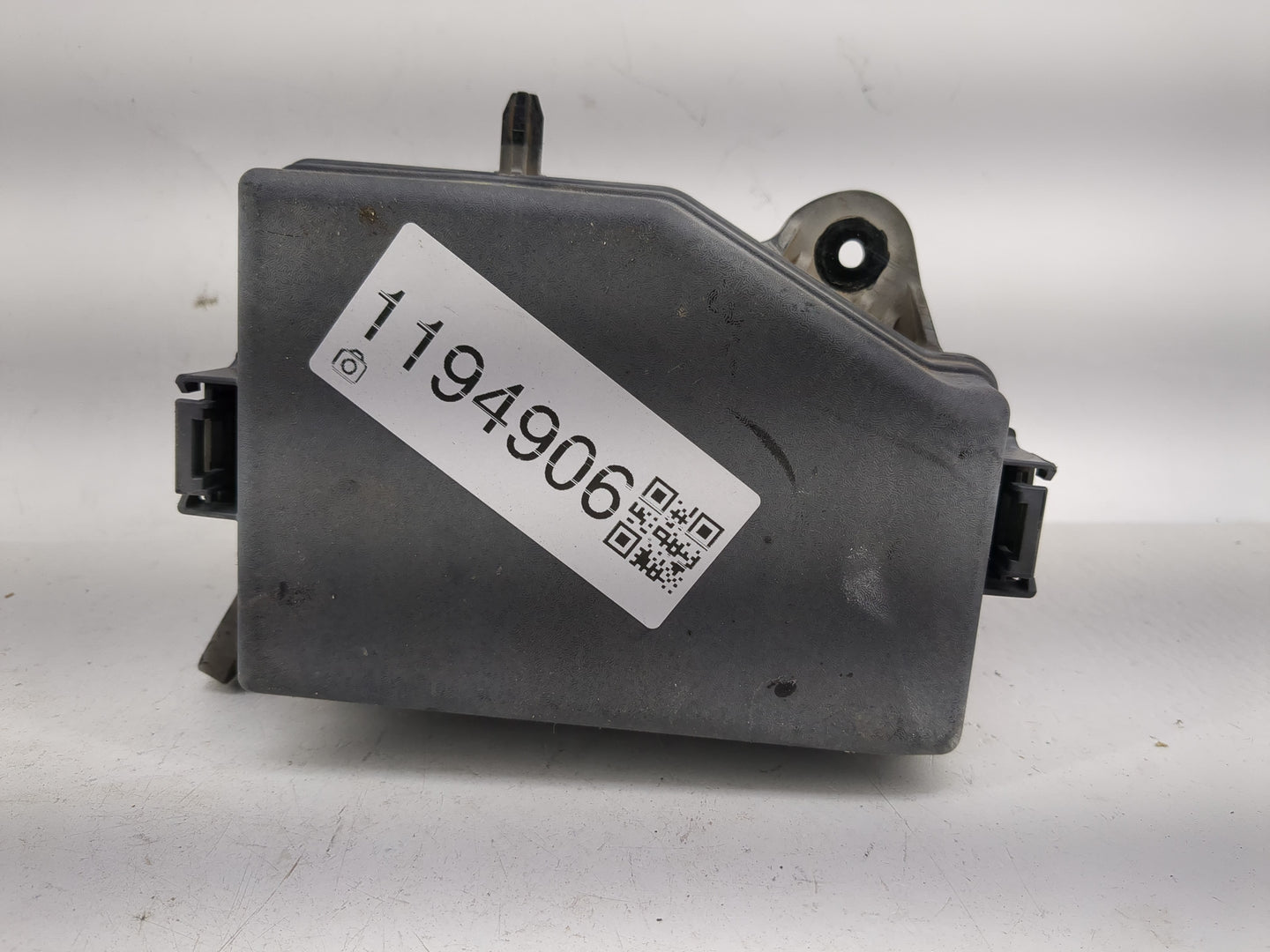2015-2017 Hyundai Accent Fusebox Fuse Box Panel Relay Module P/N:91420-1R520 Fits Fits 2015 2016 2017 OEM Used Auto Parts - 
