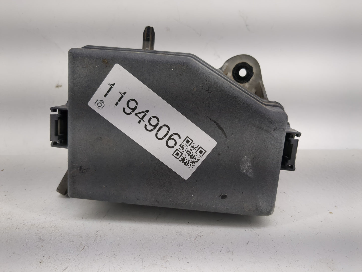 2015-2017 Hyundai Accent Fusebox Fuse Box Panel Relay Module P/N:91420-1R520 Fits Fits 2015 2016 2017 OEM Used Auto Parts - 