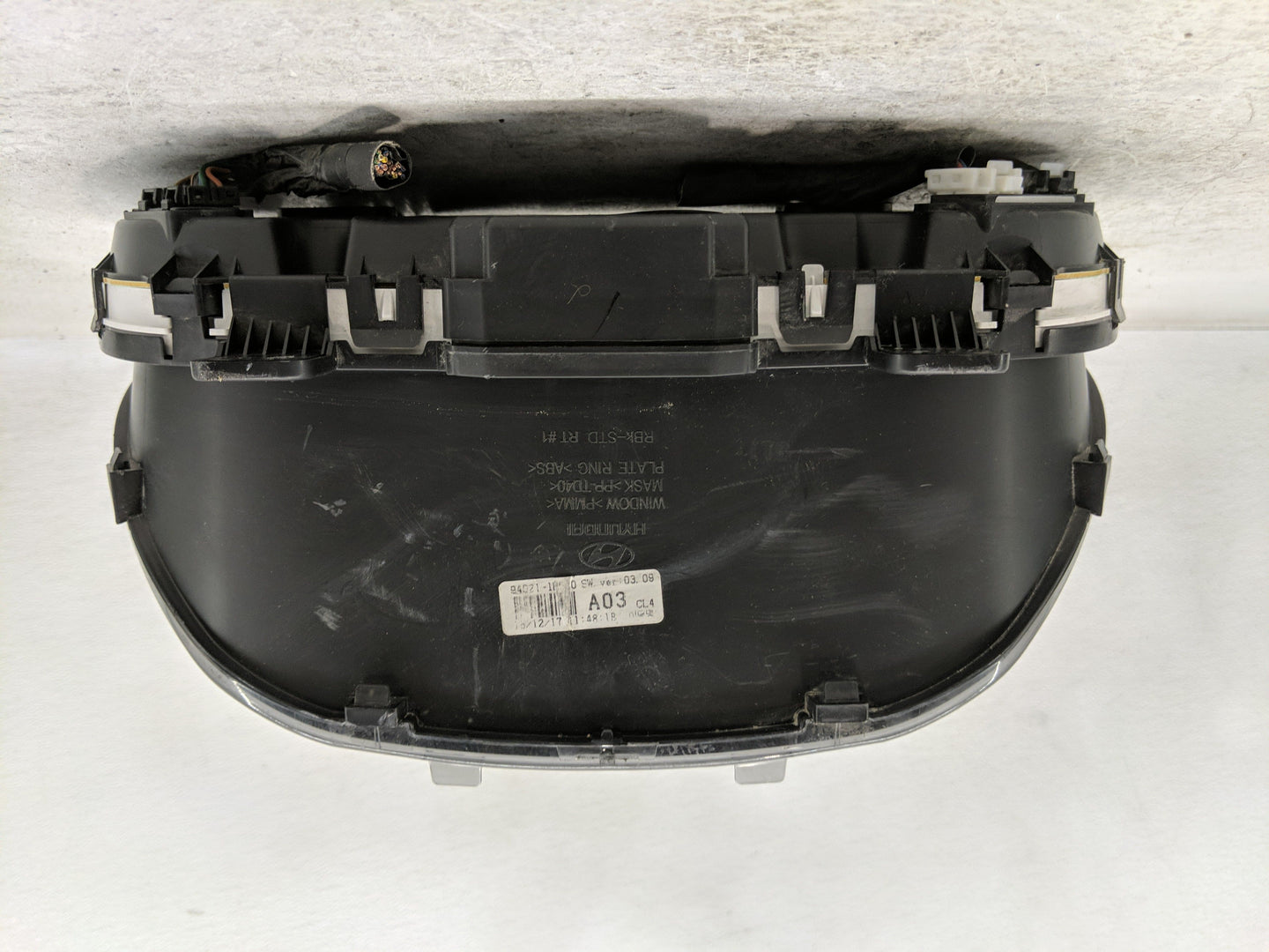 2015-2017 Hyundai Accent Instrument Cluster Speedometer Gauges P/N:94021-1R530 Fits Fits 2015 2016 2017 OEM Used Auto Parts 