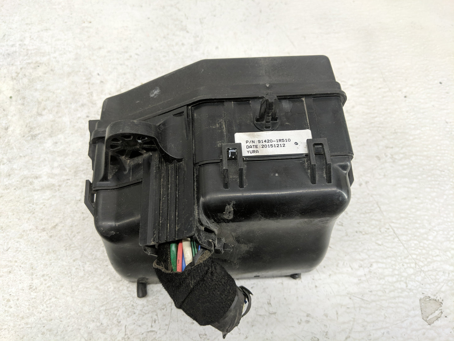 2015-2017 Hyundai Accent Fusebox Fuse Box Panel Relay Module P/N:91950-1R220 Fits Fits 2015 2016 2017 OEM Used Auto Parts - 