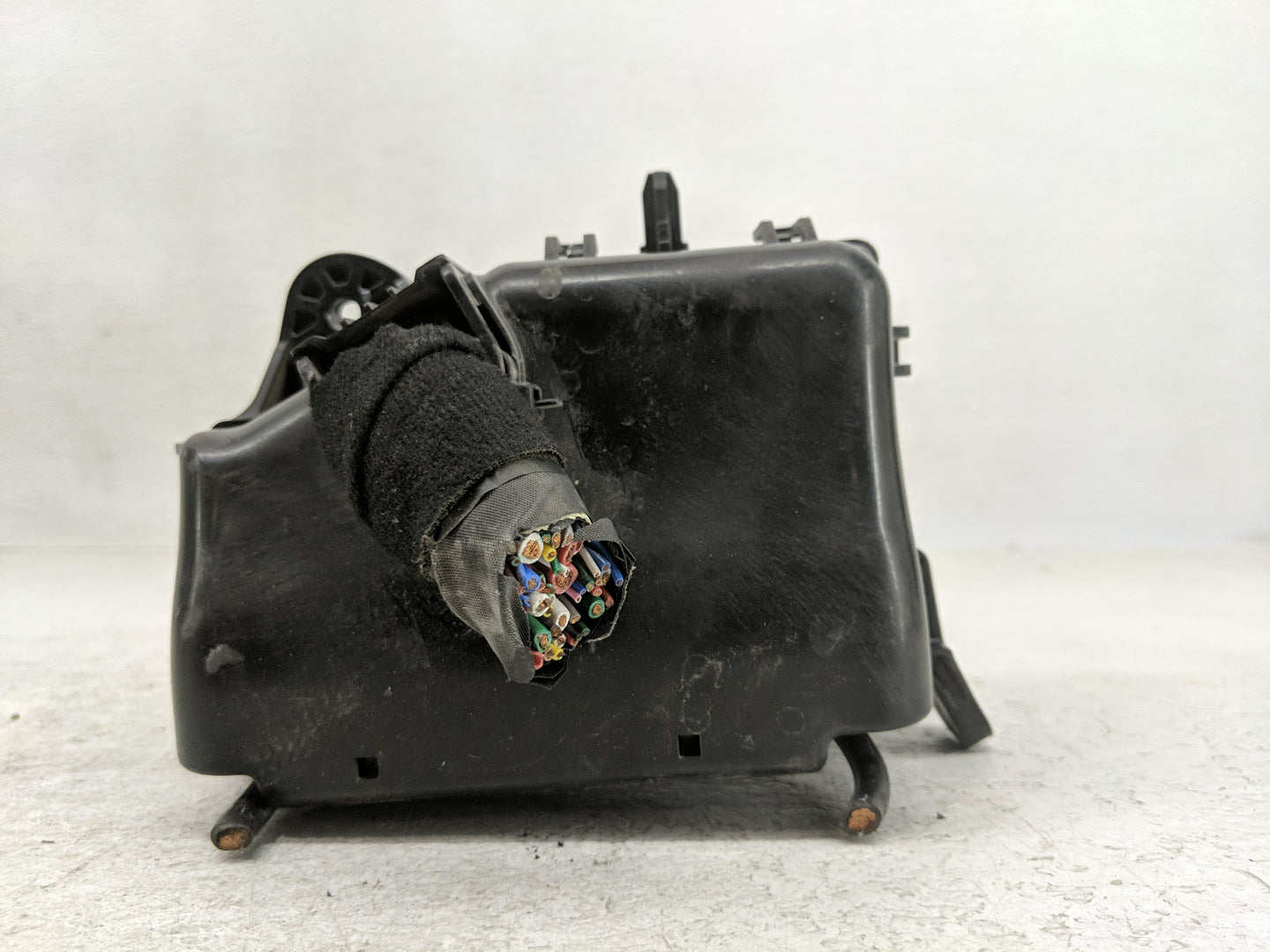 2015-2017 Hyundai Accent Fusebox Fuse Box Panel Relay Module P/N:91950-1R220 Fits Fits 2015 2016 2017 OEM Used Auto Parts - 