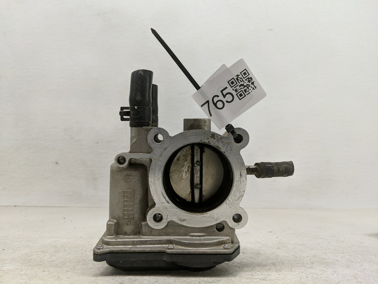 2012-2019 Hyundai Accent Throttle Body P/N:35100-2B300 Fits Fits 2012 2013 2014 2015 2016 2017 2018 2019 OEM Used Auto Parts