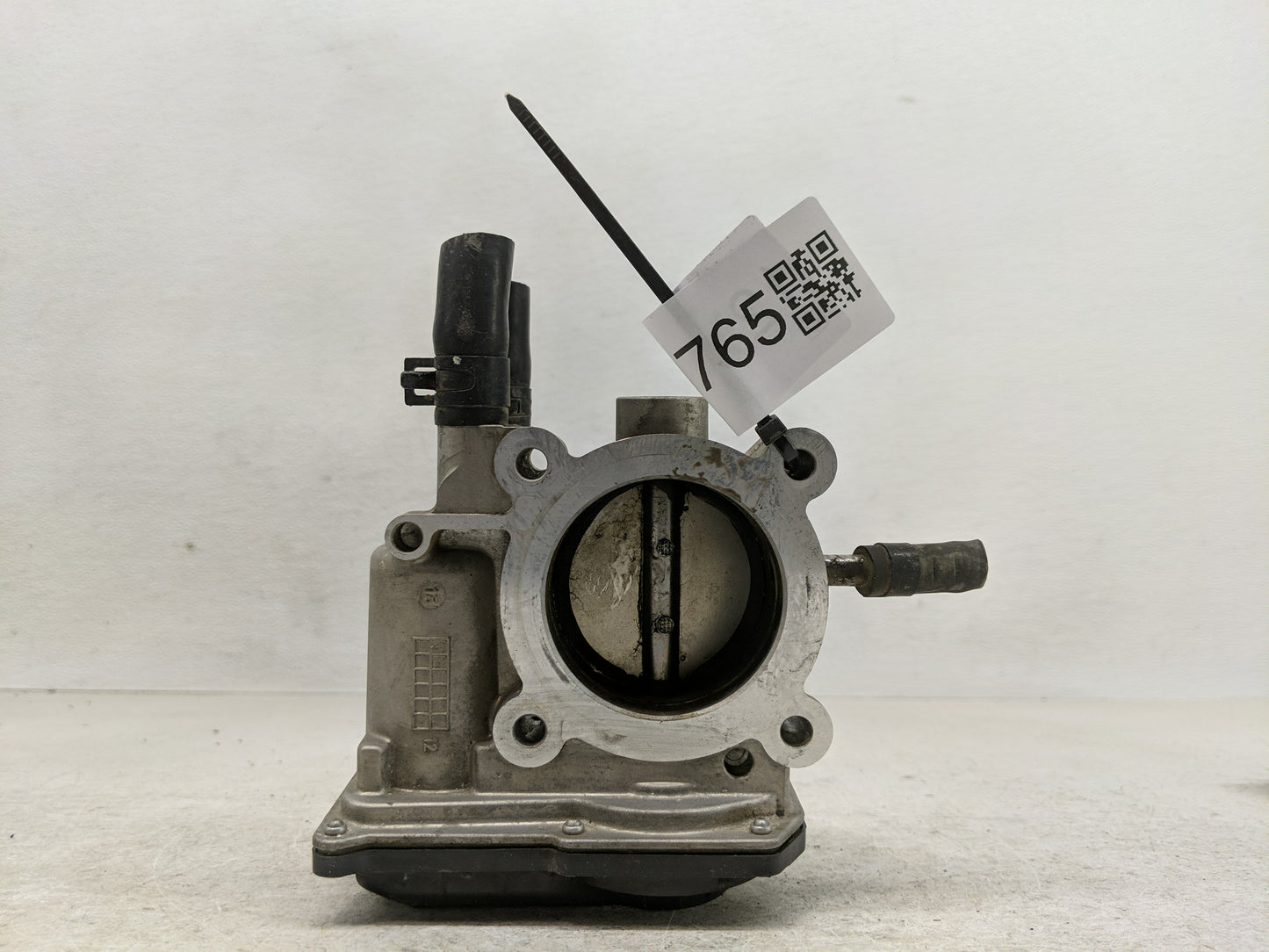 2012-2019 Hyundai Accent Throttle Body P/N:35100-2B300 Fits Fits 2012 2013 2014 2015 2016 2017 2018 2019 OEM Used Auto Parts