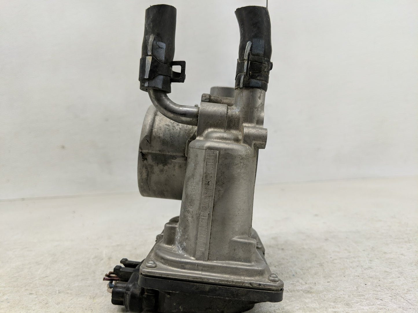 2012-2019 Hyundai Accent Throttle Body P/N:35100-2B300 Fits Fits 2012 2013 2014 2015 2016 2017 2018 2019 OEM Used Auto Parts