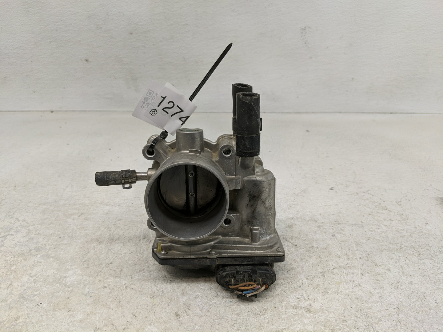 2012-2019 Hyundai Accent Throttle Body P/N:35100-2B300 Fits Fits 2012 2013 2014 2015 2016 2017 2018 2019 OEM Used Auto Parts