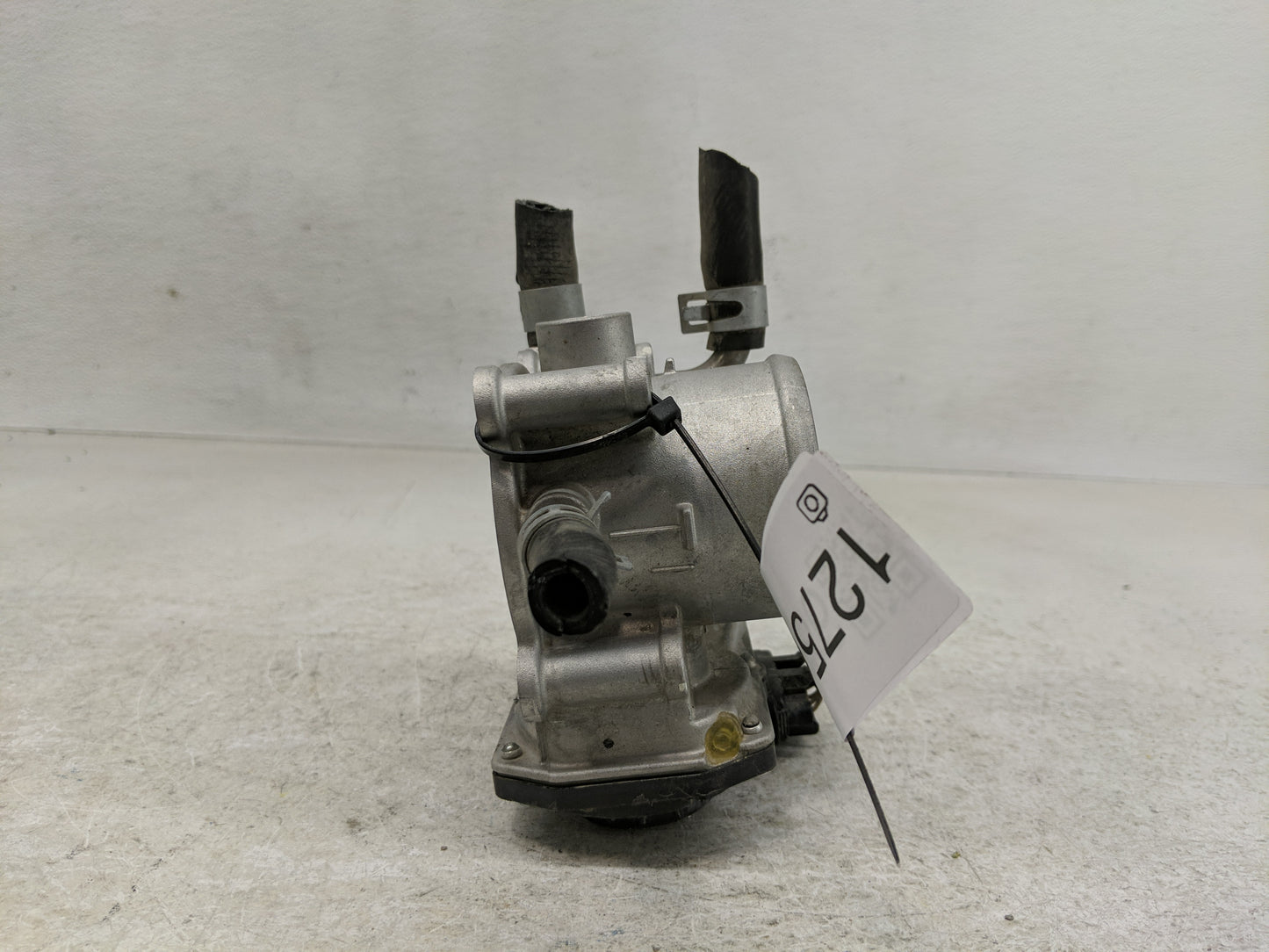 2012-2019 Hyundai Accent Throttle Body P/N:35100-2B300 Fits Fits 2012 2013 2014 2015 2016 2017 2018 2019 OEM Used Auto Parts