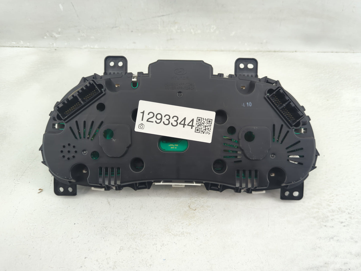 2015-2017 Hyundai Accent Instrument Cluster Speedometer Gauges P/N:94021-1R500 Fits Fits 2015 2016 2017 OEM Used Auto Parts 