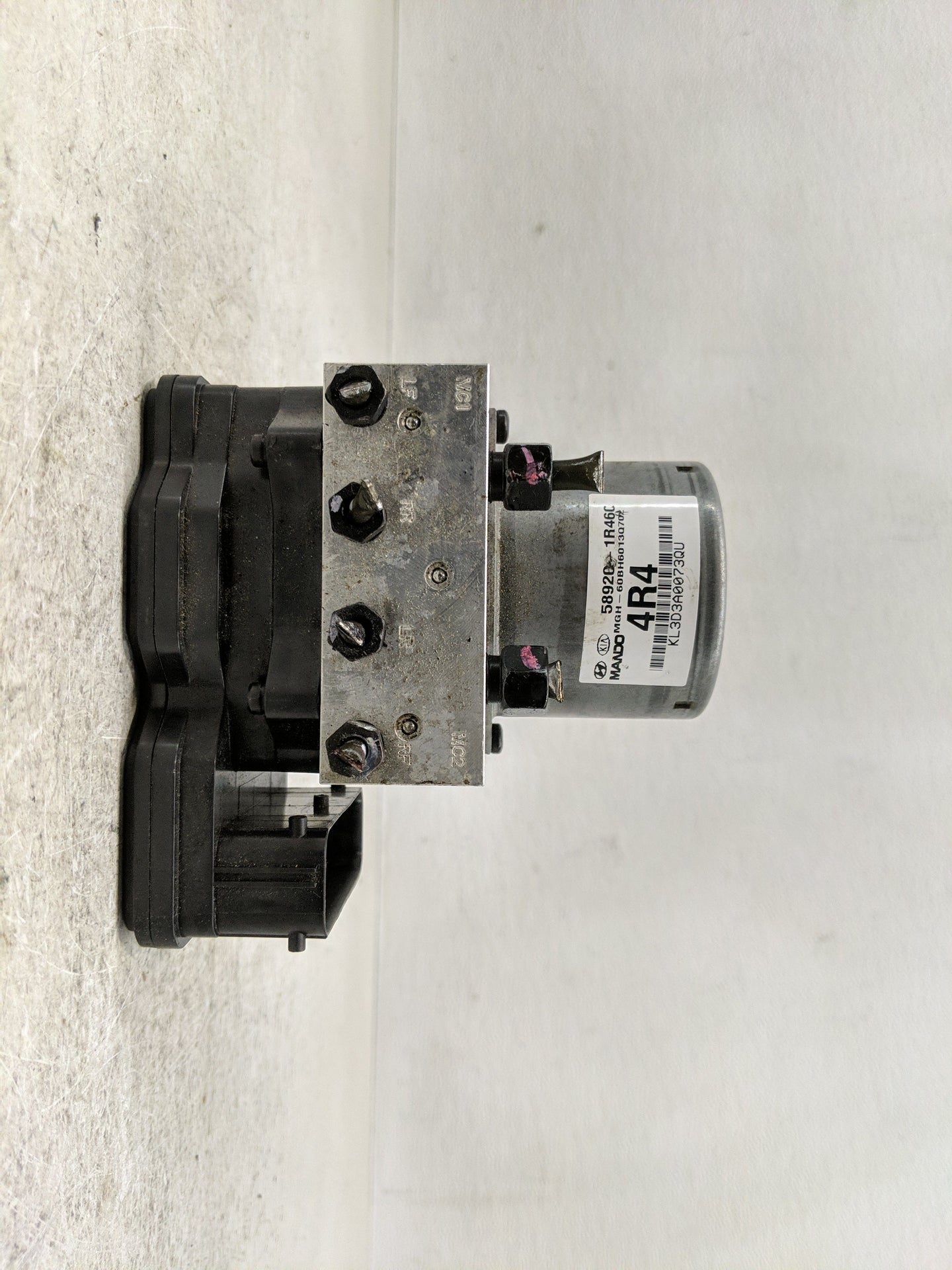 2015-2017 Hyundai Accent ABS Pump Control Module Replacement P/N:58920-1R460 Fits Fits 2015 2016 2017 OEM Used Auto Parts - 