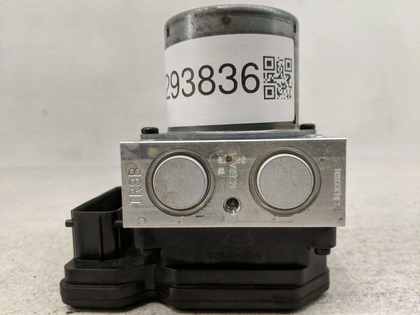 2015-2017 Hyundai Accent ABS Pump Control Module Replacement P/N:58920-1R460 Fits Fits 2015 2016 2017 OEM Used Auto Parts - 
