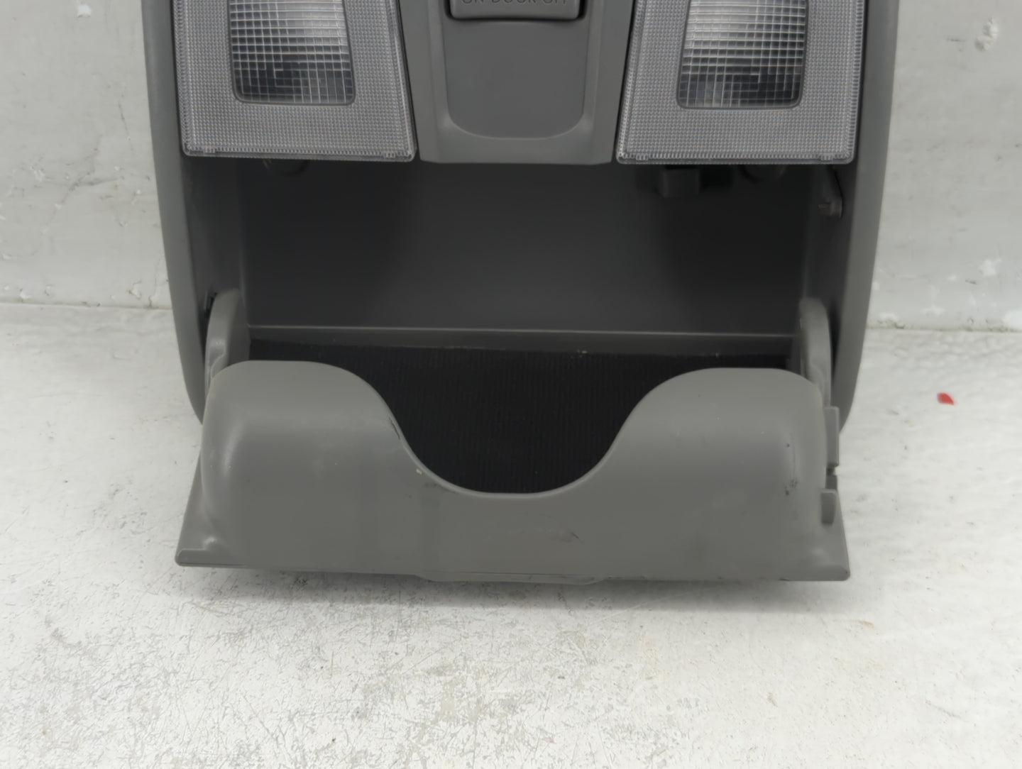 2012-2017 Hyundai Accent Overhead Roof Console 1321860 - Oemusedautoparts1.com