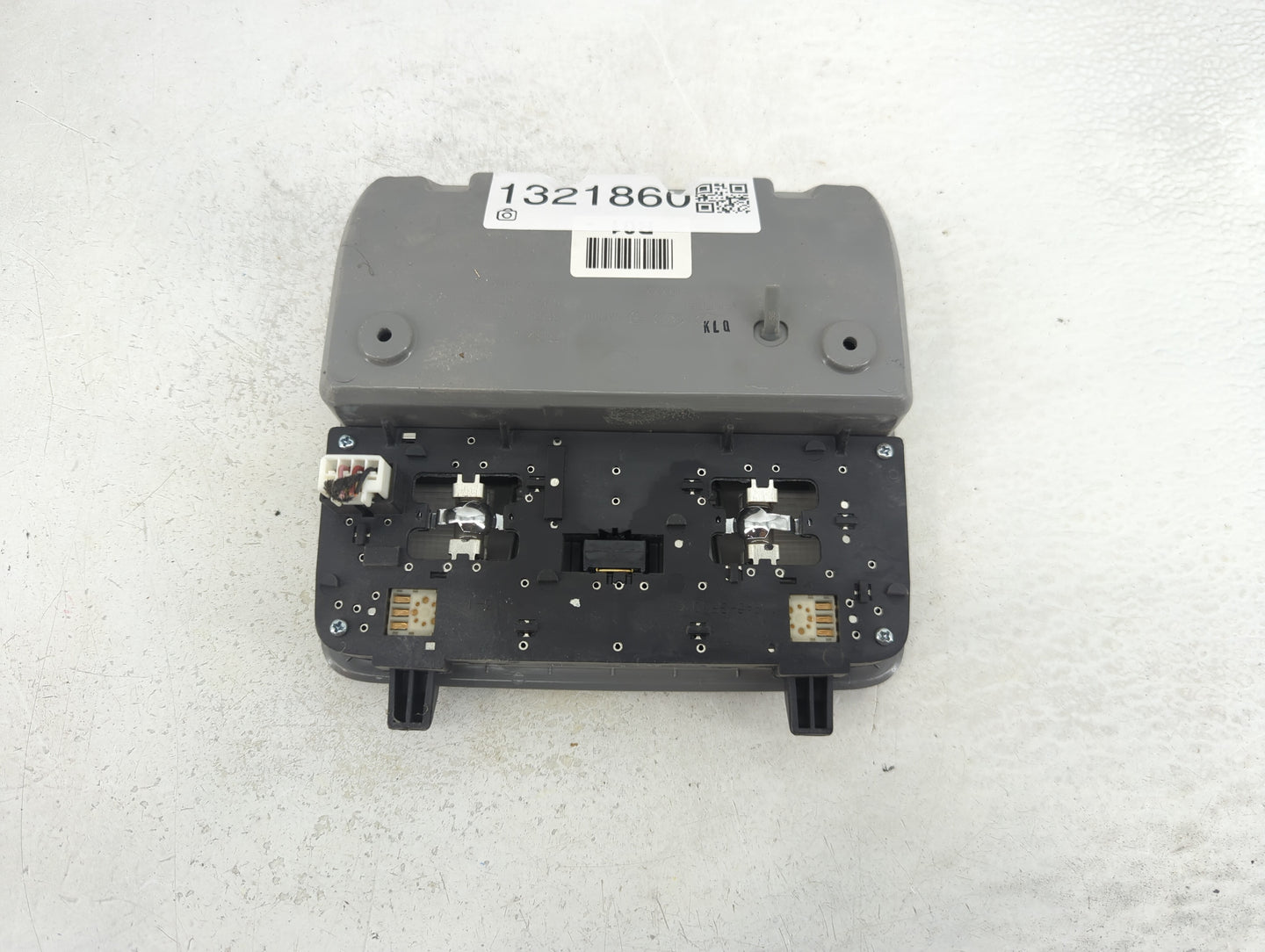 2012-2017 Hyundai Accent Overhead Roof Console 1321860 - Oemusedautoparts1.com