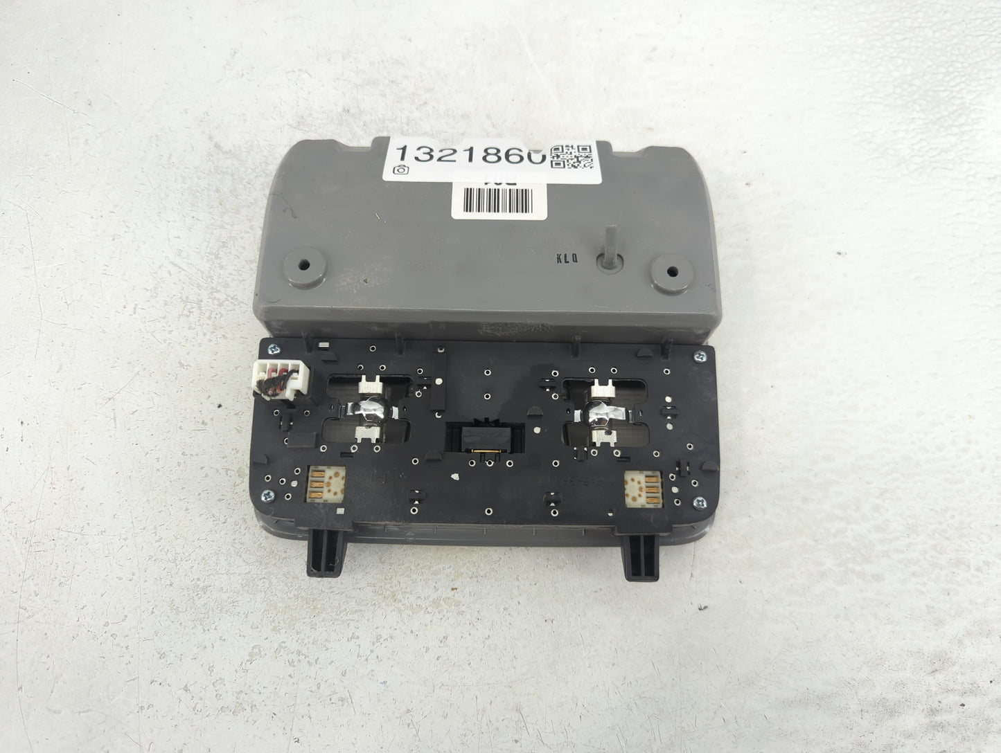 2012-2017 Hyundai Accent Overhead Roof Console 1321860 - Oemusedautoparts1.com