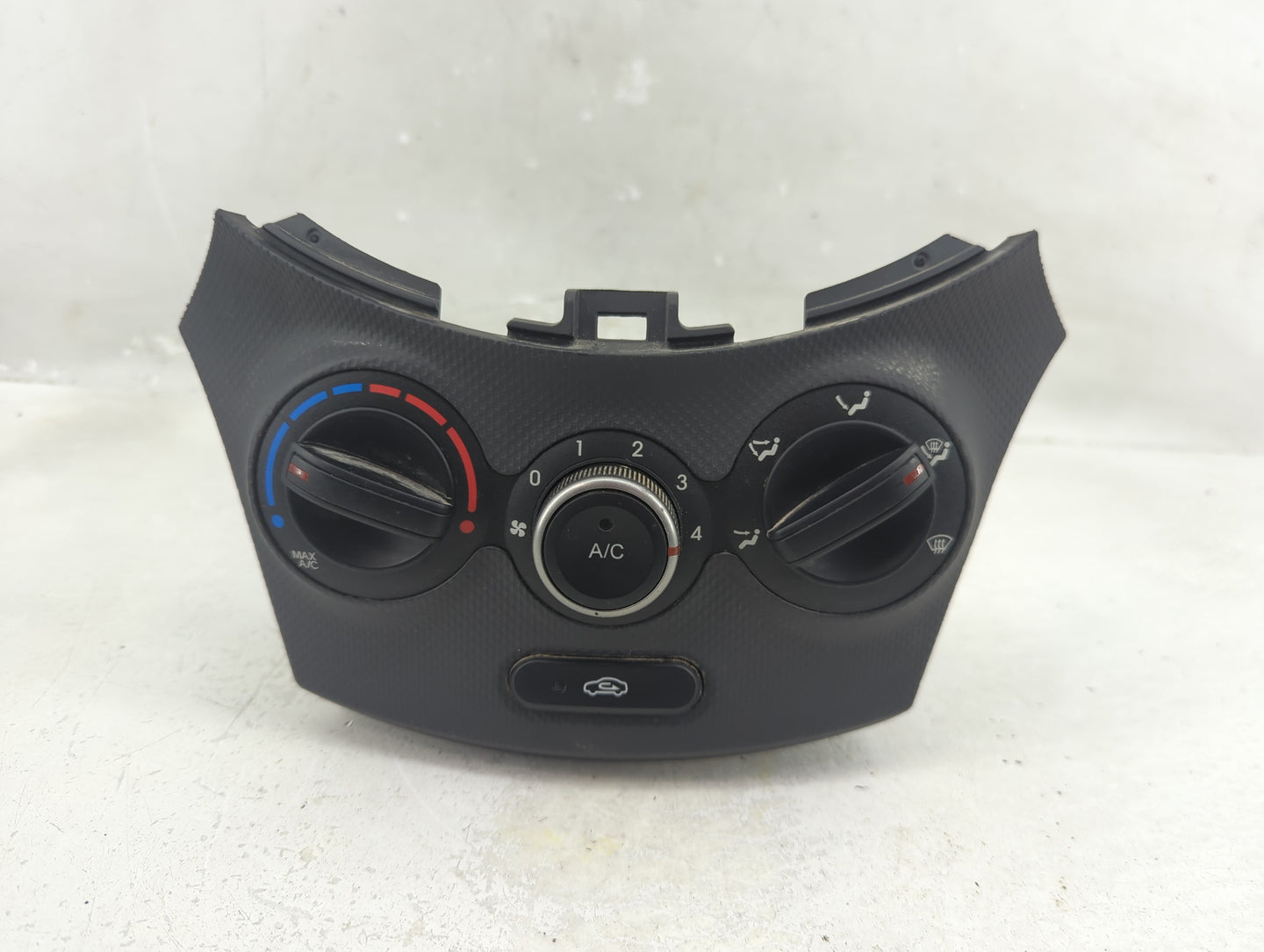 2016 Hyundai Accent Climate Control Module Temperature AC/Heater Replacement P/N:97250-1RBL1RDY Fits OEM Used Auto Parts - O