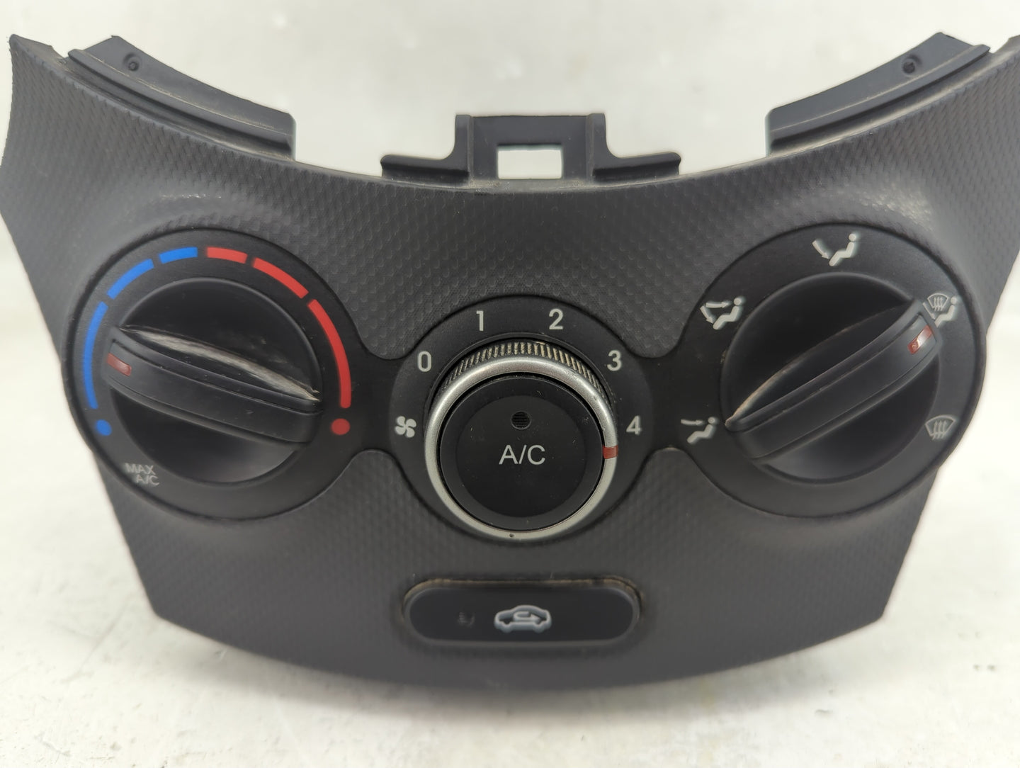 2016 Hyundai Accent Climate Control Module Temperature AC/Heater Replacement P/N:97250-1RBL1RDY Fits OEM Used Auto Parts - O
