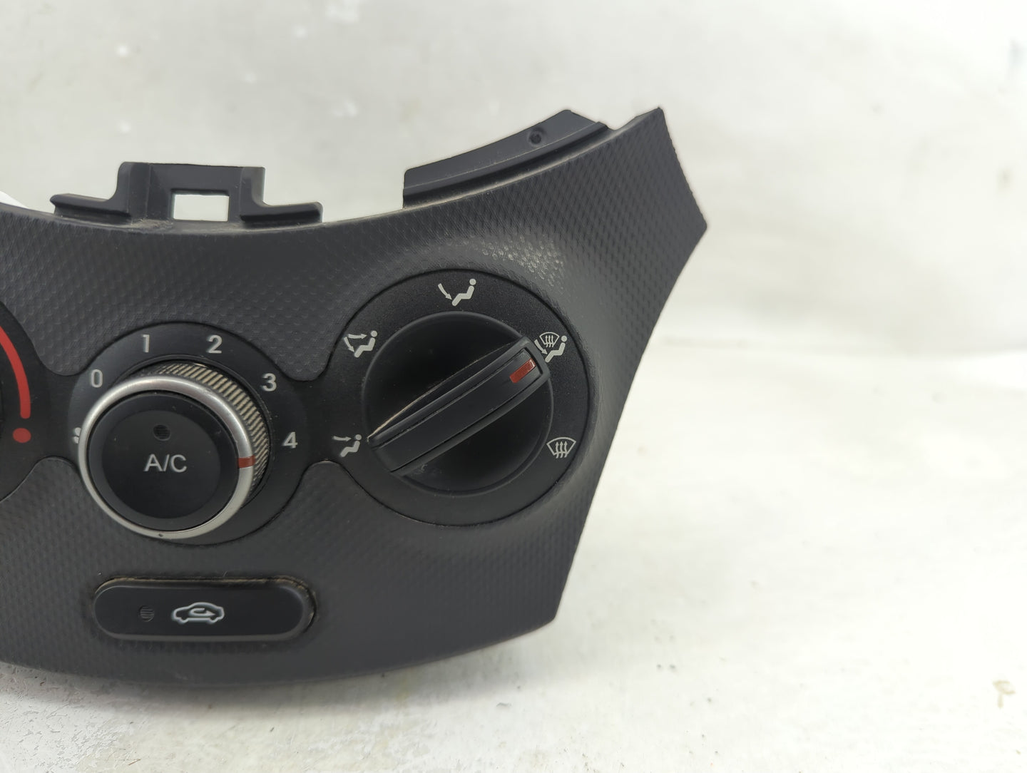 2016 Hyundai Accent Climate Control Module Temperature AC/Heater Replacement P/N:97250-1RBL1RDY Fits OEM Used Auto Parts - O