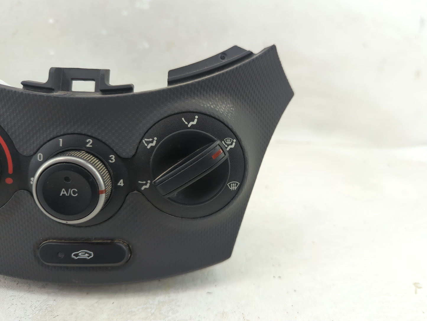 2016 Hyundai Accent Climate Control Module Temperature AC/Heater Replacement P/N:97250-1RBL1RDY Fits OEM Used Auto Parts - O