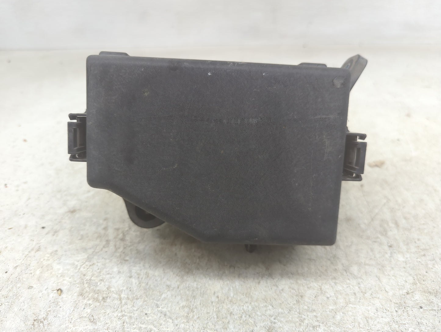2015-2017 Hyundai Accent Fusebox Fuse Box Panel Relay Module P/N:914201R520 Fits Fits 2015 2016 2017 OEM Used Auto Parts - O