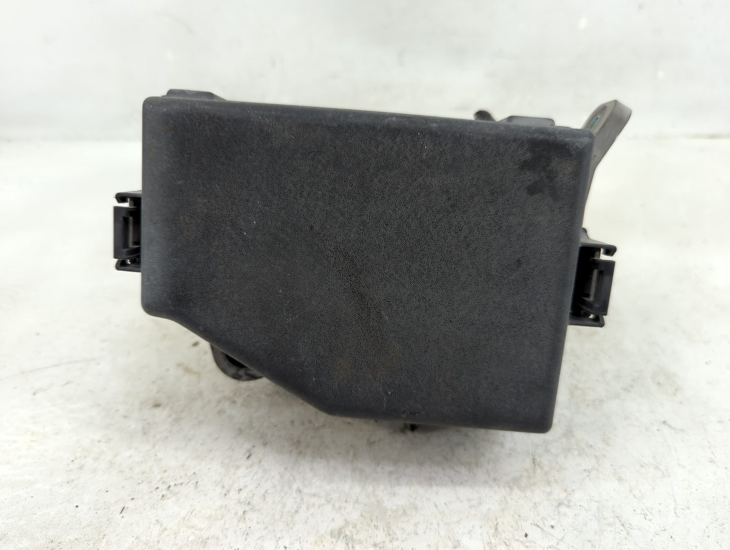 2015-2017 Hyundai Accent Fusebox Fuse Box Panel Relay Module Fits Fits 2015 2016 2017 OEM Used Auto Parts - Oemusedautoparts