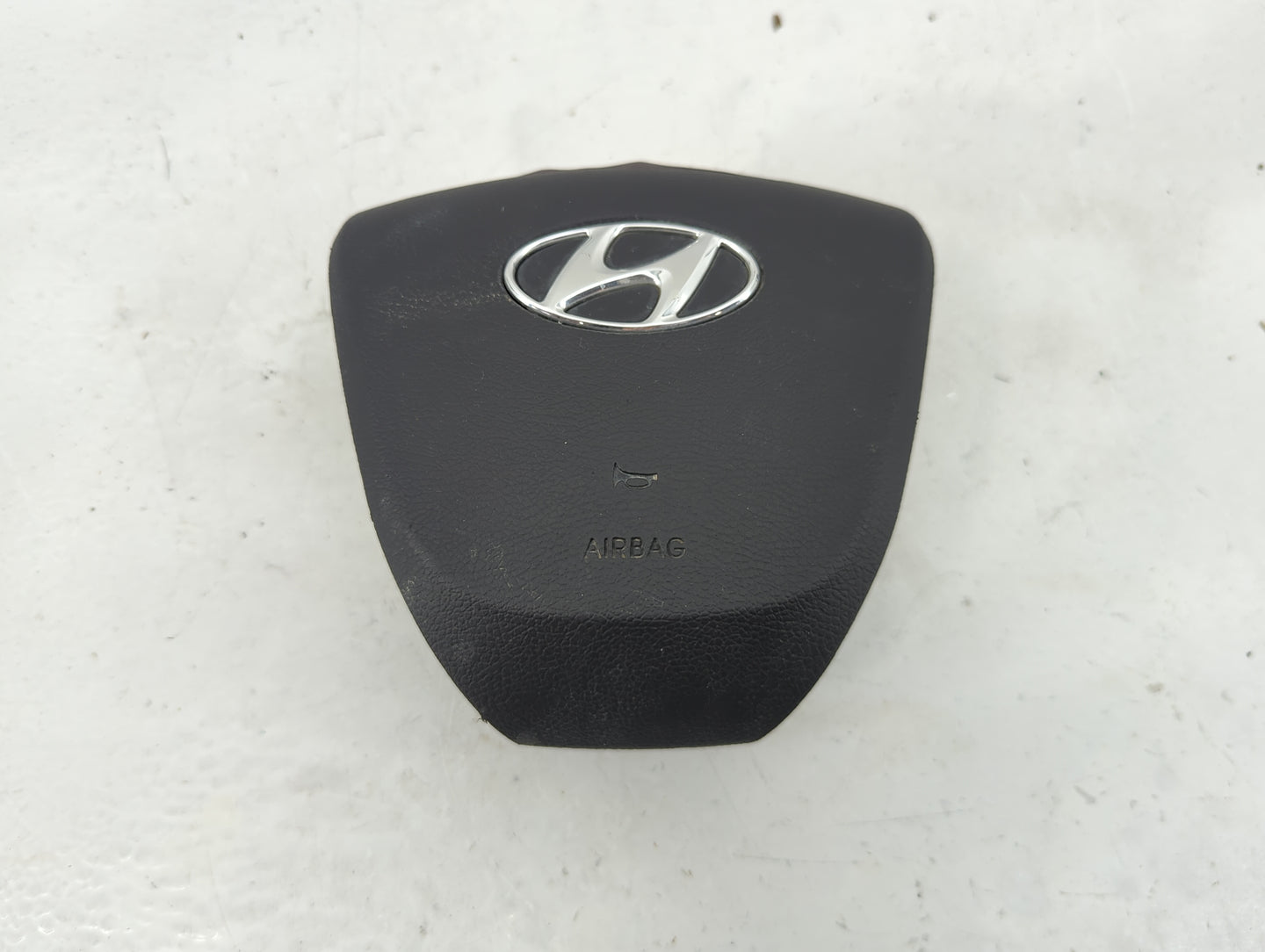 2012-2017 Hyundai Accent Air Bag Driver Left Steering Wheel Mounted Fits Fits 2012 2013 2014 2015 2016 2017 OEM Used Auto Pa