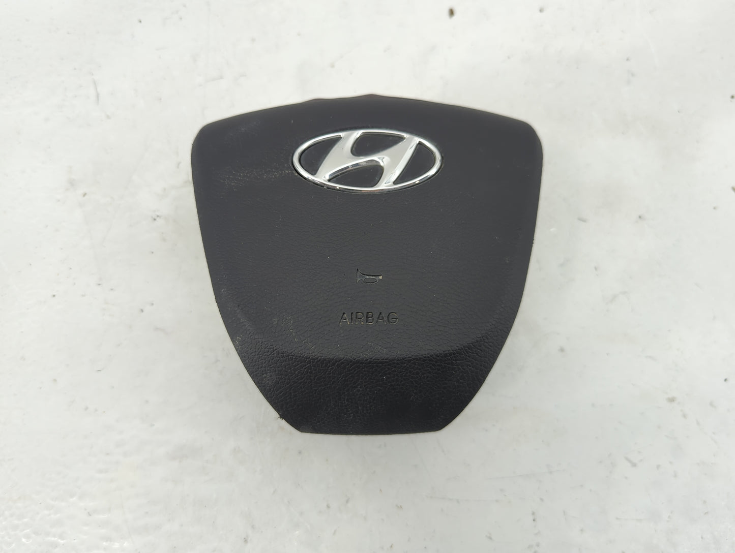2012-2017 Hyundai Accent Air Bag Driver Left Steering Wheel Mounted Fits Fits 2012 2013 2014 2015 2016 2017 OEM Used Auto Pa