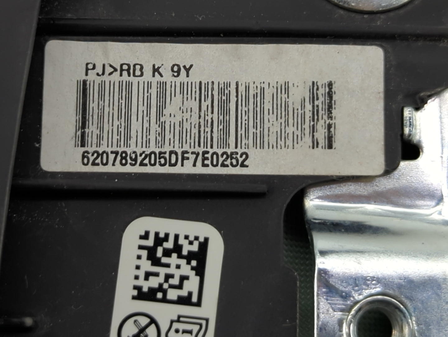 2012-2017 Hyundai Accent Air Bag Driver Left Steering Wheel Mounted Fits Fits 2012 2013 2014 2015 2016 2017 OEM Used Auto Pa