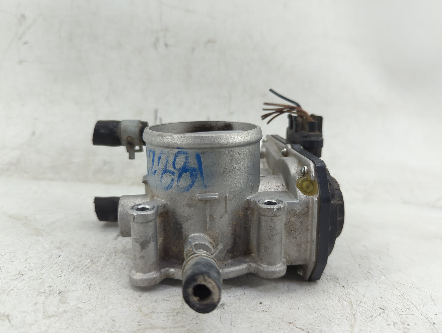 2012-2019 Hyundai Accent Throttle Body P/N:35100-2B300 Fits Fits 2012 2013 2014 2015 2016 2017 2018 2019 OEM Used Auto Parts