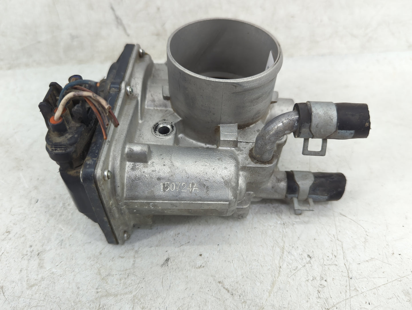 2012-2019 Hyundai Accent Throttle Body P/N:35100-2B300 Fits Fits 2012 2013 2014 2015 2016 2017 2018 2019 OEM Used Auto Parts