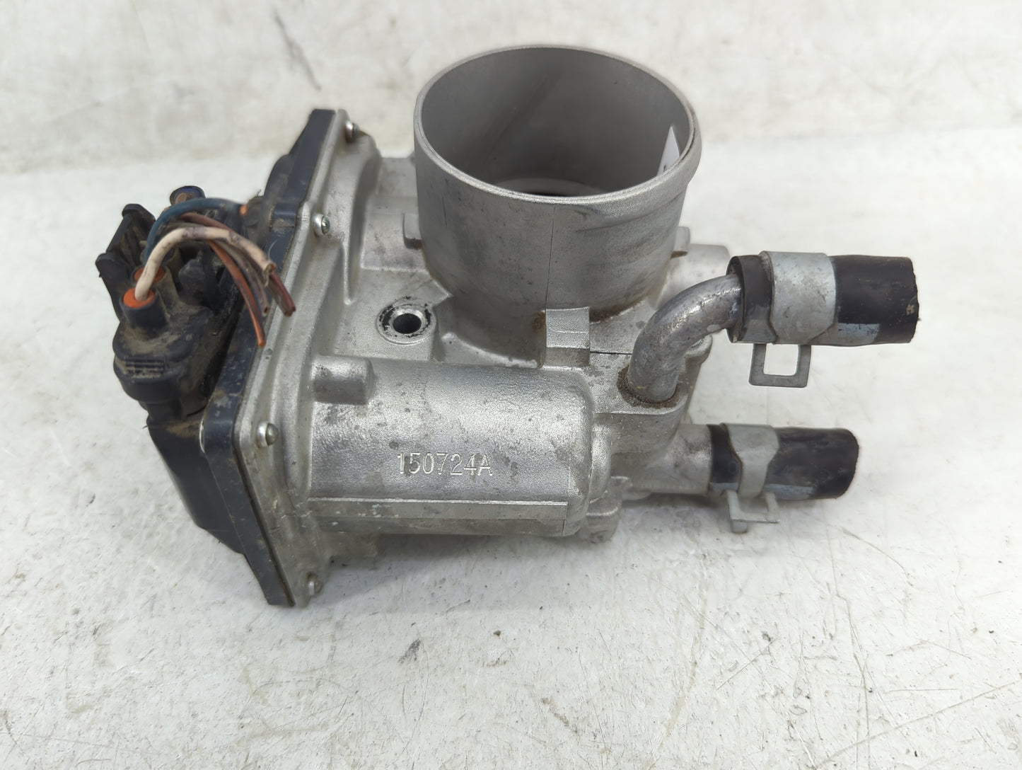 2012-2019 Hyundai Accent Throttle Body P/N:35100-2B300 Fits Fits 2012 2013 2014 2015 2016 2017 2018 2019 OEM Used Auto Parts