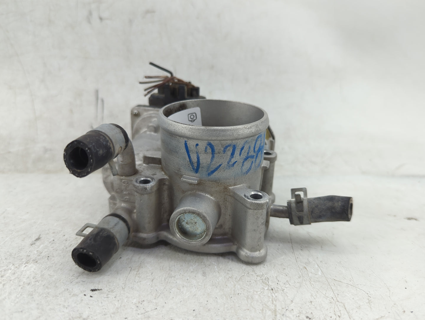 2012-2019 Hyundai Accent Throttle Body P/N:35100-2B300 Fits Fits 2012 2013 2014 2015 2016 2017 2018 2019 OEM Used Auto Parts