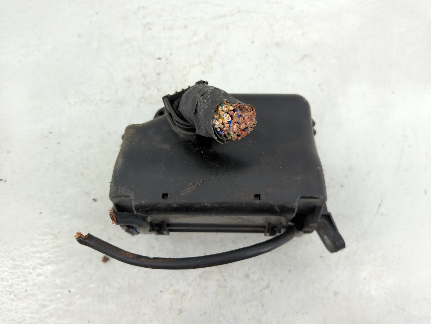 2015-2017 Hyundai Accent Fusebox Fuse Box Panel Relay Module Fits Fits 2015 2016 2017 OEM Used Auto Parts - Oemusedautoparts